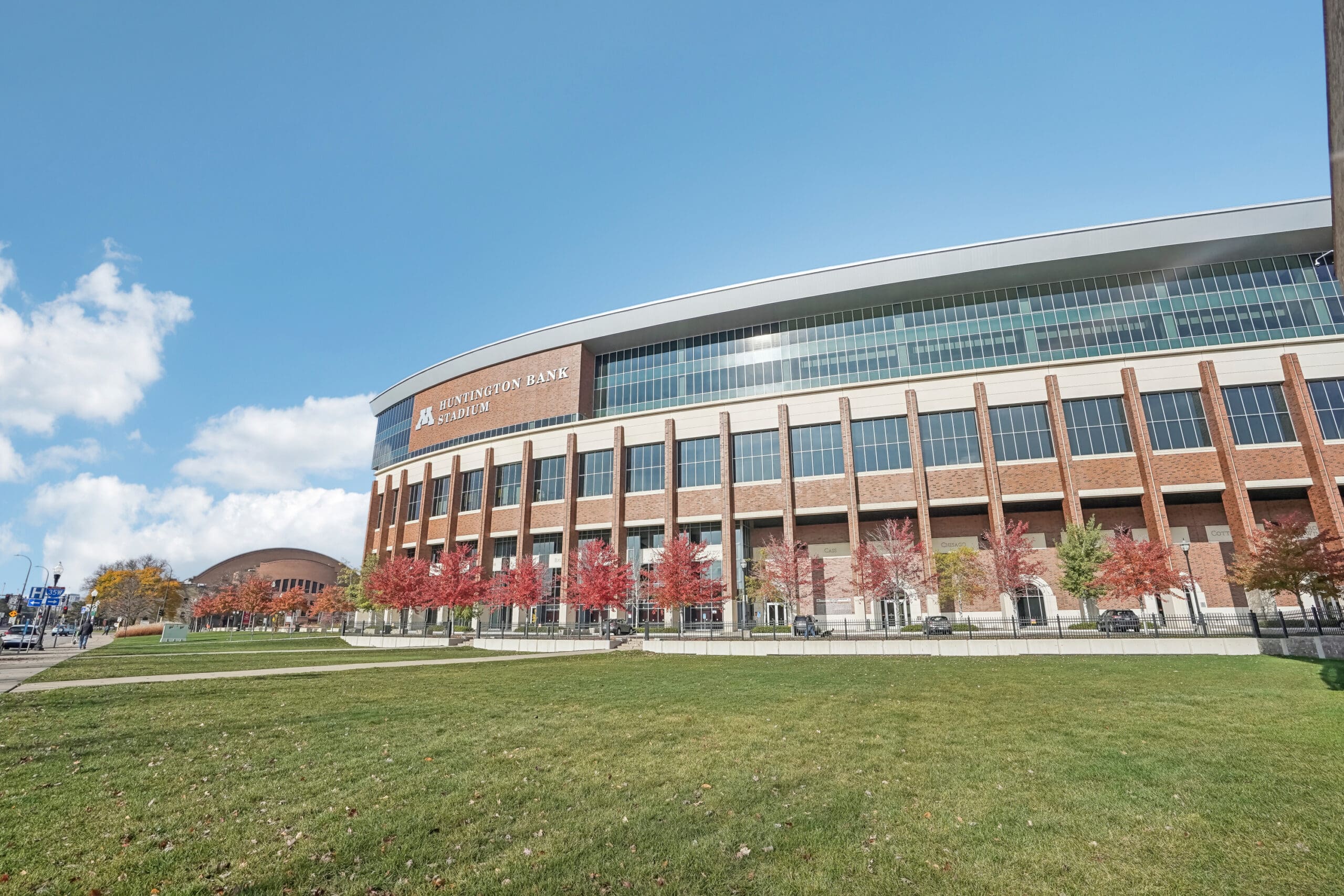 solhaus-apartments-and-tower-apartment-homes-for-rent-minneapolis-mn-55414-stadium (2)